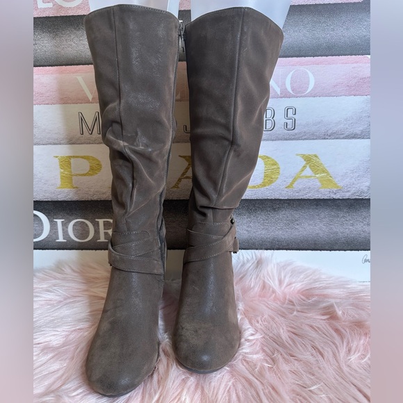 Solanz Boots Poesy size 7.5 - Picture 1 of 5